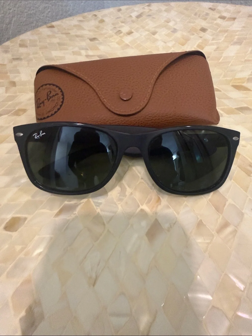 Ray-Ban Black wayfarer Frame Sunglasses with Dark Lenses